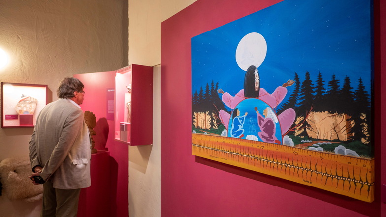 Das Bild von Dwayne Frost bildet den Grundstein der Sammlung moderner indigener Kunst, die nun in der Villa „Nscho-tschi“ zu sehen ist.