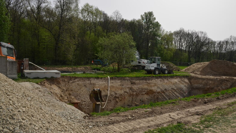 Viel Geld fließt für Kläranlagen. In Deutsch-Paulsdorf (Foto) begannen Bauarbeiten bereits im März.