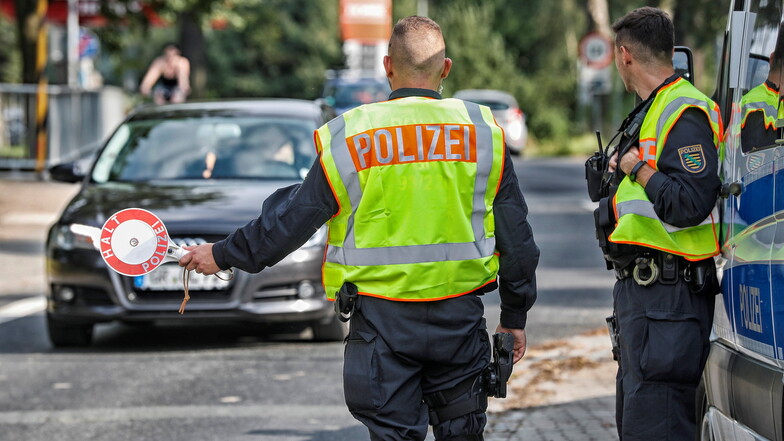 Polizei stellt Einbrecher bei Verkehrskontrolle