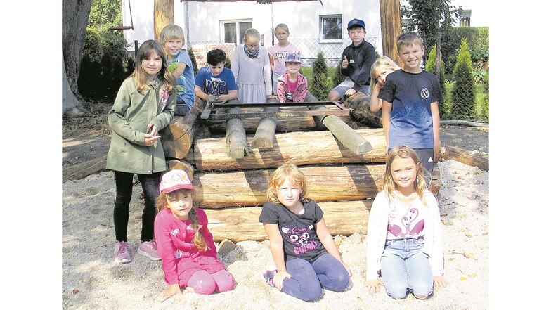Der im vorigen Jahr entdeckte historische Brunnen im Pfarrgarten Schleife steht noch bis Donnerstag im Mittelpunkt der diesjährigen Kinderbibeltage.