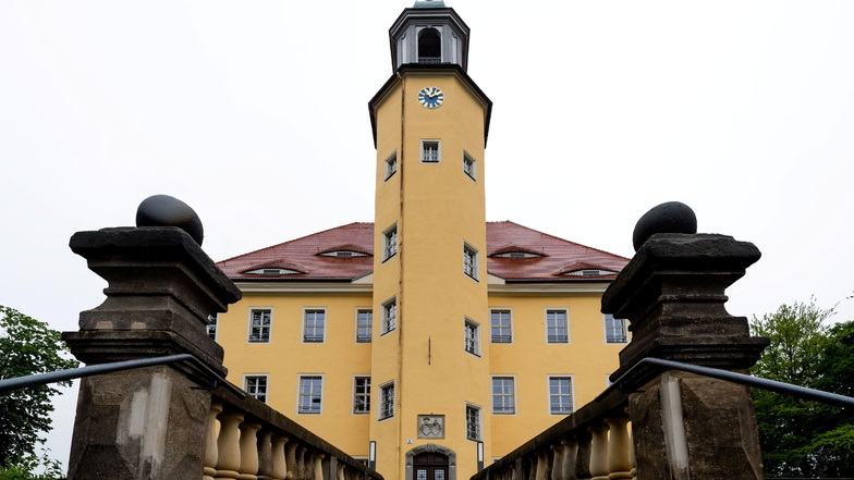 Langburkersdorf: Wie ein ganzer Ort 600 Jahre Schloss-Geschichte feiert