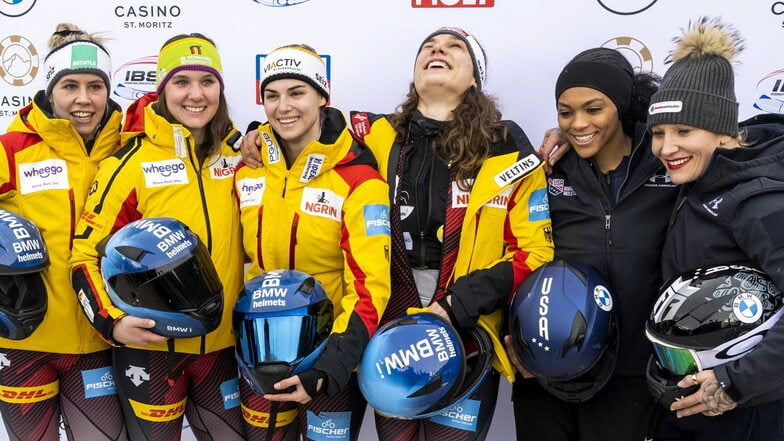 Die Sieger von St. Moritz: die Zweitplatzierten Kira Lipperheide und Lisa Buckwitz, die Siegerin Kim Kalicki und Leonie Fiebig sowie die Drittplatzierten Kaysha Love und Kaillie Humphries (von links).