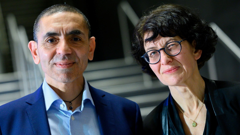 Die Biontech-Gründer Ugur Sahin (l.) und Özlem Türeci kommen bei der Forschung an einem Corona-Impfstoff für Kinder voran.