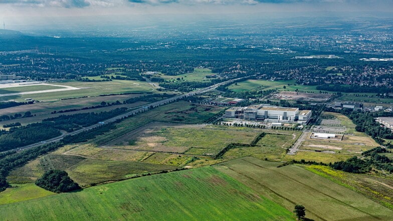 Auf einem Grundstück neben der Bosch-Fabrik wird am Dienstag der Spatenstich für das erste Halbleiterwerk von TSMC in Europa gezogen werden.