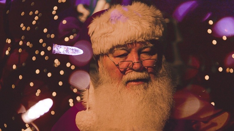 Der Nikolaus füllt die Stiefel im Sonderpreis Baumarkt.