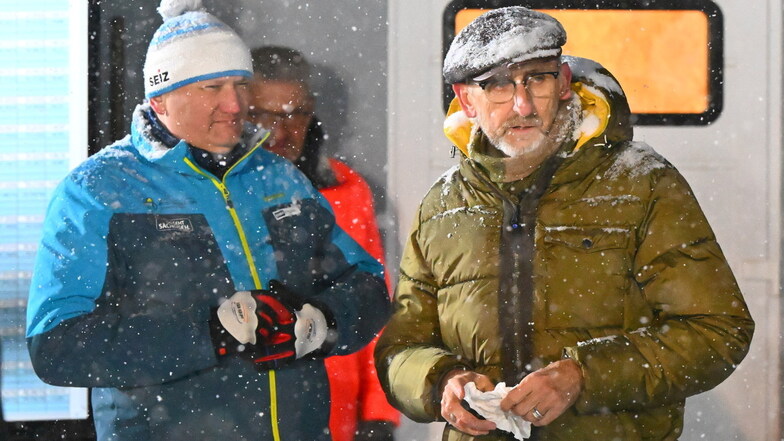 Innenminister Armin Schuster (rechts), in Sachsen auch für den Sport verantwortlich und hier am Altenberger Eiskanal mit Bahnchef Jens Morgenstern, will auch künftig Top-Veranstaltungen im Freistaat haben.