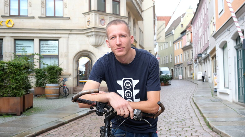 Dirk Bertram, 35 Jahre alt, pendelt täglich mit dem Rad von Meißen nach Radebeul. Sein Trekkingrad fährt er schon seit mehr als 20 Jahren.