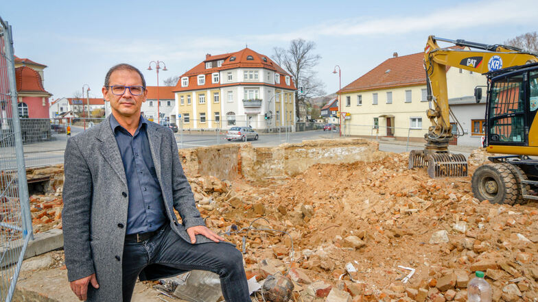 Das Ortszentrum von Kirschau bietet ohne den Goldenen Stern einen ungewohnten Anblick. Auch für Bürgermeister Sven Gabriel. Er sieht aber große Chancen für das Areal.