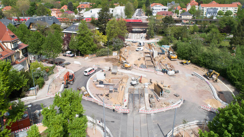 So sah die Baustelle zwischen Wasaplatz und Tiergartenstraße während der Gleisarbeiten aus. Nicht alle Bäume an der neuen Strecke haben die Bauarbeiten schadlos überstanden.