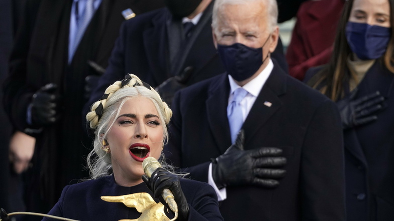Lady Gaga singt die Nationalhymne bei der Amtseinführung von Joe Biden.