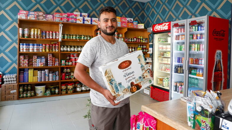 Oudai Al Mohammed in seinem Laden in der Bahnhofstraße 26. Es ist nicht der erste, aber derzeit der einzige Laden mit orientalischen Lebensmitteln in Löbau.