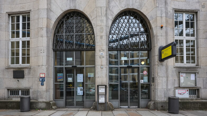 Im früheren Dresdner Stadtgesundheitsamt auf der Theaterstraße befand sich ab 1935 die Abteilung für Erb- und Rassenpflege.