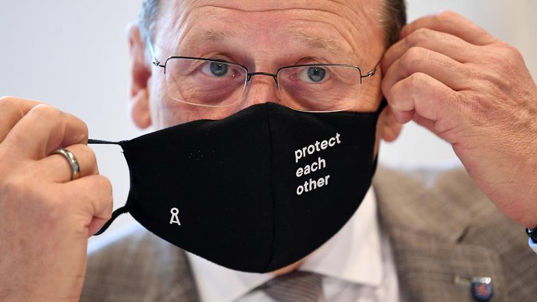 Maske ab. Thüringens Ministerpräsident Bodo Ramelow hat sich vom Grundkonsens bei der Bekämpfung der Pandemie verabschiedet.