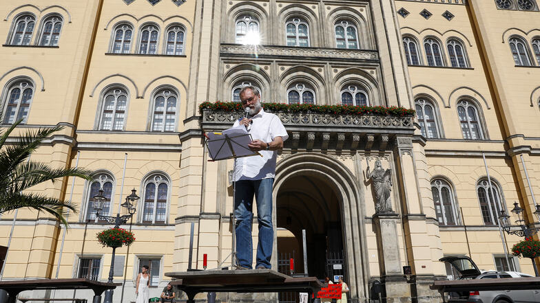 Der Eckartsberger Thomas Walde hat schon vergangene Woche mit Pegida-Sympathisanten in Zittau demonstriert.