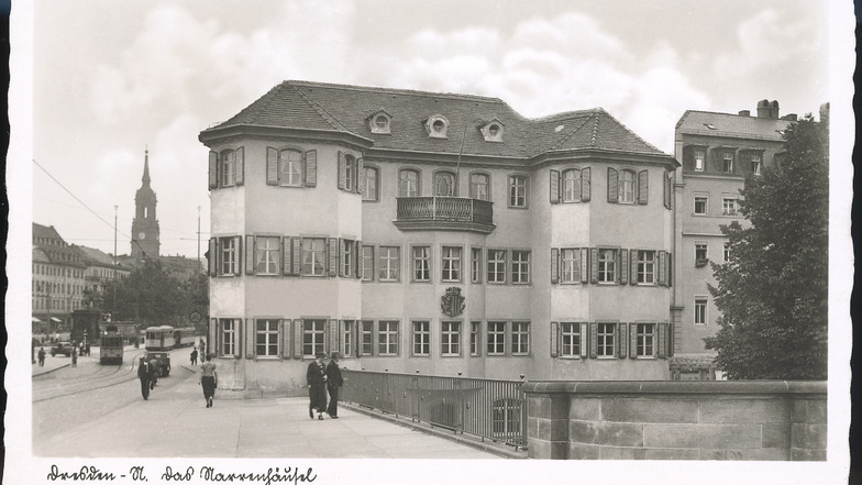 Eine historische Postkarte zeigt das Narrenhäusel um 1938, nachdem es zwischen 1935 und 1936 rekonstruiert wurde.