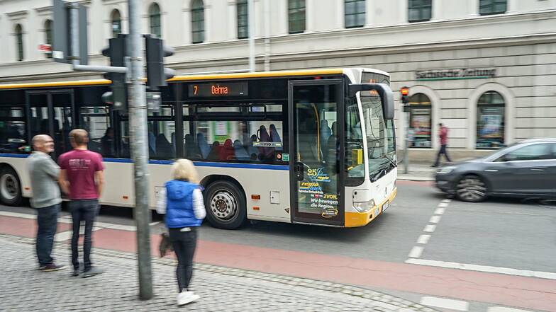 Seit Beginn der Corona-Pandemie steigen im Landkreis Bautzen deutlich weniger Fahrgäste in Busse und Bahnen ein.