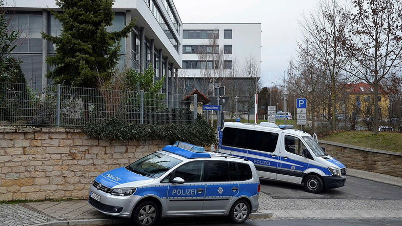 Anfang 2019 geht bei einem Thüringer Gericht eine Bombendrohung ein. Es ist das zweite Mal binnen weniger Tage und wieder ist das Schreiben mit "NationalSozialistische Offensive" unterschrieben.