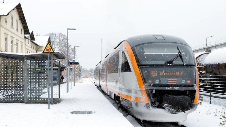 Seit 10. Dezember 2023 hält der Regional-Express stündlich in Sohland. Das wird nun mit einem Bahnhofsfest gefeiert. Zudem erhält ein Trilex-Zug den Namen der Gemeinde im Oberland.