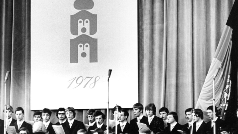Zur Eröffnung der 1. Musikfestspiele am 20. Mai 1978 gab es eine Festveranstaltung im Plenarsaal des Dresdner Rathauses. Musikalisch umrahmte die Veranstaltung der Dresdner Kreuzchor unter der Leitung von Martin Flämig.