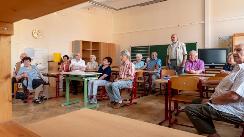 Moritzburg: Wiedersehen auf der Schulbank nach 70 Jahren