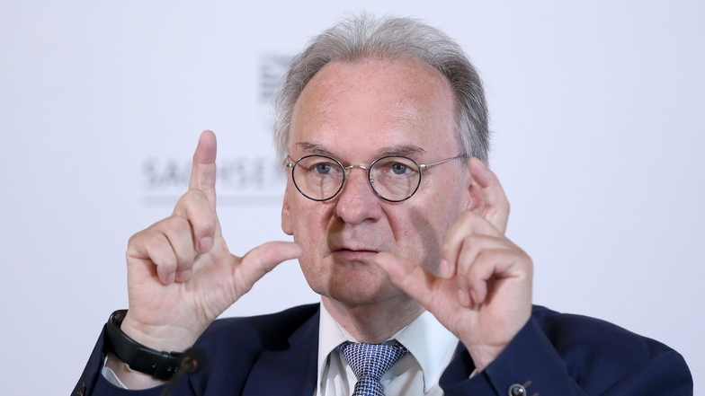 Sachsen-Anhalts Ministerpräsident Reiner Haseloff (CDU) hat die Erhöhung des Rundfunkbeitrags gestoppt.