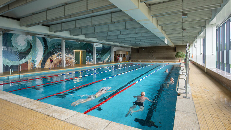 Schwimmhalle in Radebeul wieder für alle offen