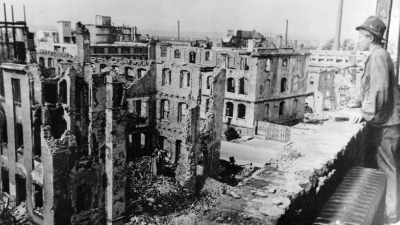 Die Altstadt von Dresden wurden bei Luftangriffen der Alliierten am 13. und 14. Februar 1945 fast völlig zerstört. Damals waren Zivilisten das Hauptziel der britischen Bomber - anders als heute in Gaza.