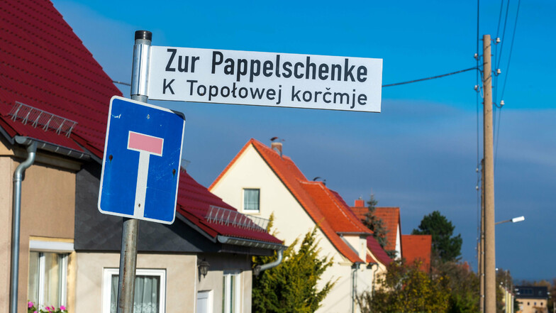 An an vielen Straßen in Kubschütz ist die Beschilderung nun zweisprachig.