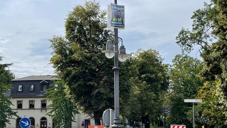Wahlplakat von Tim Lochner am Tischerplatz in Pirna: Laut Rathaus an dieser Stelle nicht gestattet, es wurde inzwischen abgenommen.