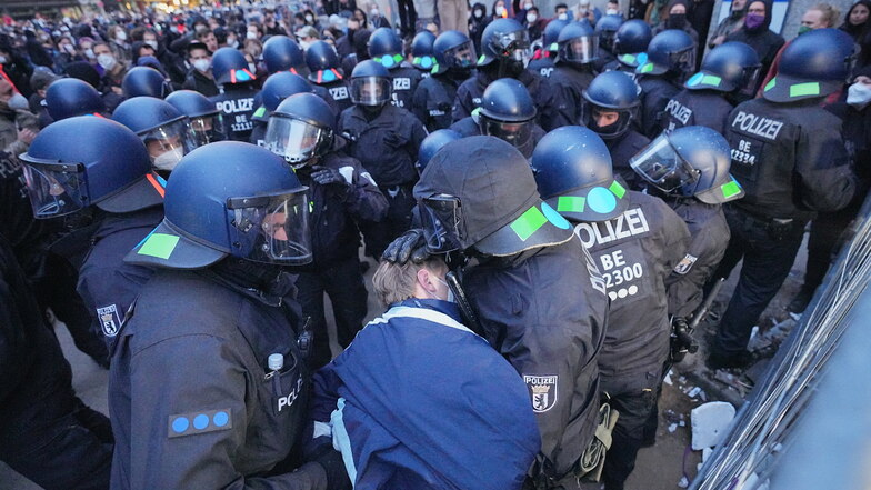 Die Polizei in Berlin war mit einem Großaufgebot im Einsatz.