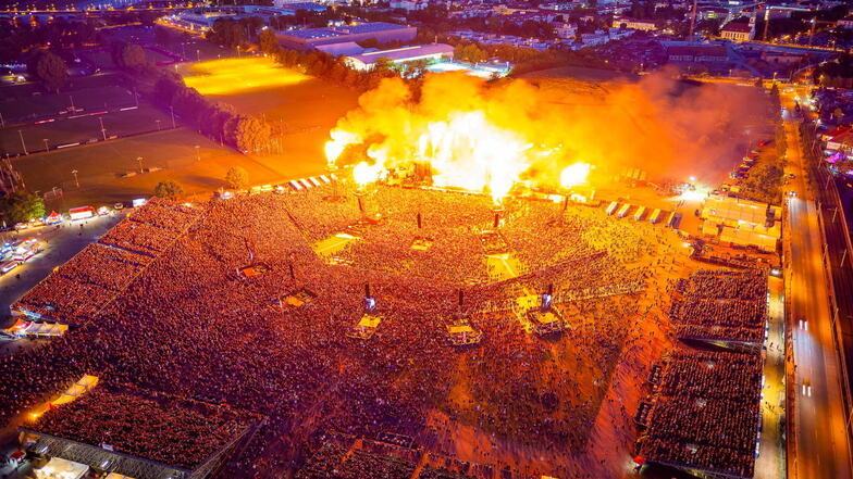 Vor 60.000 Fans in der Flutrinne: So lief das erste Rammstein-Konzert in Dresden