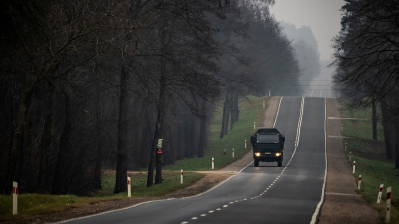 Ukraine schickt tausende Soldaten an Belarus-Grenze