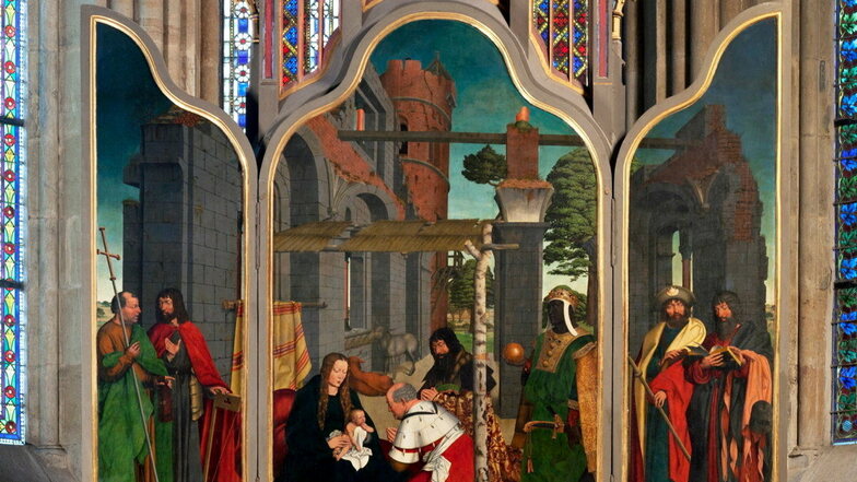 Der Dreikönigsaltar im Meißner Hochchor stammt aus dem Mittelalter und zeigt Ähnlichkeiten mit einem Werk des niederländischen Malers Hieronymus Bosch auf.
