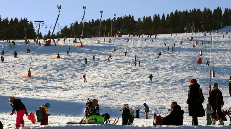 Der Auftakt in Sachsens größtem Skigebiet am Fichtelberg ist für Mitte Dezember geplant.