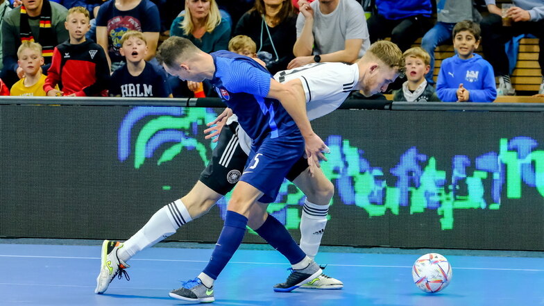 2022 gastierte die deutsche Futsal-Auswahl zuletzt in der Dresdner Ballsportarena. Das Spiel in der WM-Hauptrunde gegen die Slowakei endete damals 1:1. Das Spiel gegen Frankreich am Mittwoch ist der dritte Besuch der Nationalmannschaft in Dresden.