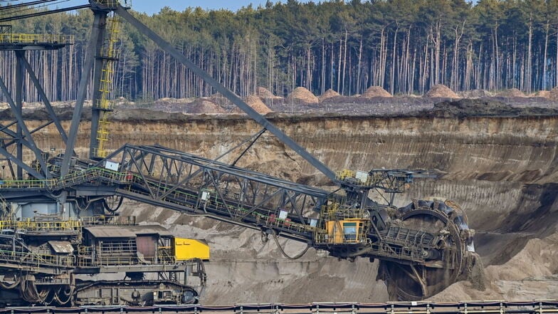 Gericht: Tagebau Jänschwalde darf doch weiter Kohle fördern