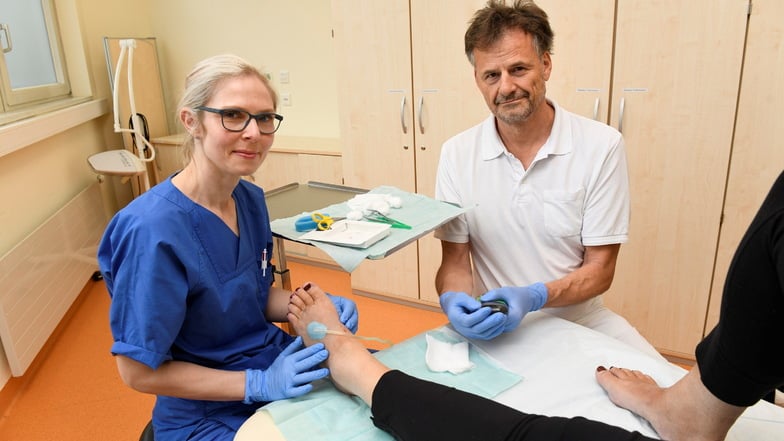 Chefarzt Dr. Andreas Reichel und Oberärztin Dr. Elisabeth Wendt behandeln an der Weißeritztal-Klinik in Freital Diabetes-Patienten.