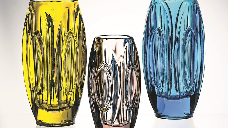 Diese Vasen aus handgepresstem Glas von 1955 hat der gebürtige Dresdner Designer Rudolf Schrötter entworfen. Sie sind heute begehrte Sammlerstücke; das Jablonecer Museum stellt sie derzeit aus.