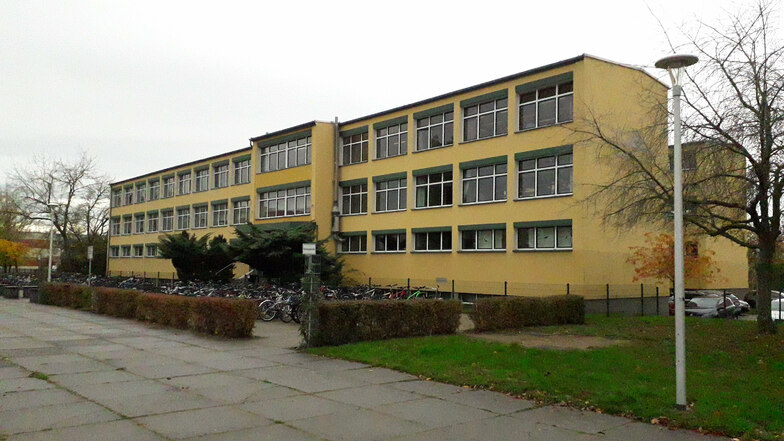 Die Oberschule Gröditz ist ein 40 Jahre alter Plattenbau und wurde schon einmal aufwendig saniert.