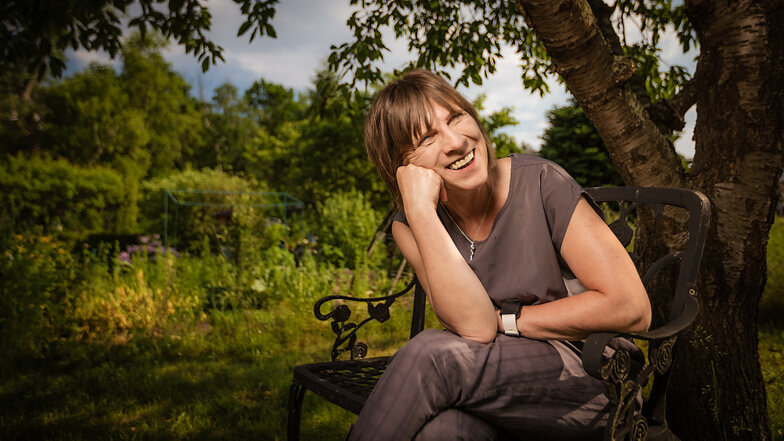 Die Filmemacherin und Autorin Dr. Grit Lemke verbringt nun im dritten Sommer so viel Zeit wie möglich in einem Kleingarten in Hoyerswerda.