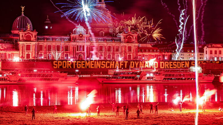 Lasst den Geburtstag beginnen. Mit einer riesigen Pyro-Party feierte Dynamo Dresdens aktive Fanszene in der Nacht zum Mittwoch den 70. Gründungtag des momentanen Fußball-Drittligisten.
