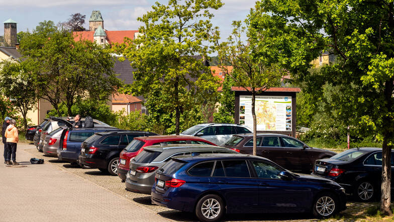 Die Parkgebühren kann man in Hohnstein künftig auch per Handy bezahlen.