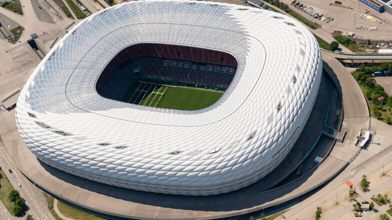 München, Allianz Arena: 14.000 zugelassene Zuschauer; drei Gruppenspiele, ein Viertelfinale.