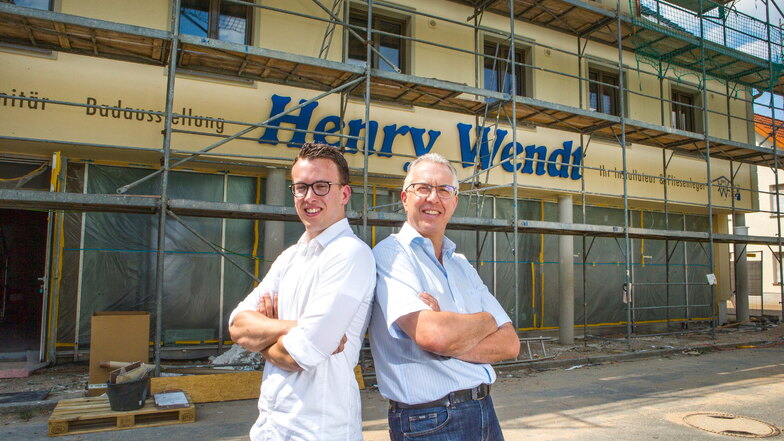 Wenn der Vater mit dem Sohne: 2017 hat Henry Wendt (rechts) seinen Sohn Hendrik (links) in die Geschäftsleitung geholt. Das Bild entstand im gleichen Jahr, als das Firmengebäude neu gebaut wurde.