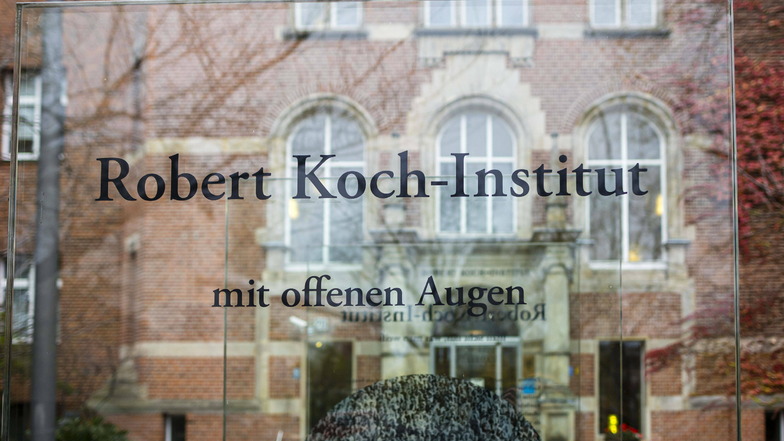 Mehr als 20 Mediziner aus Sachsen haben den offenen Brief der Initiative "Ärzte stehen auf" unterschrieben. Sie misstrauen auch der Arbeit des Robert-Koch-Instituts.
