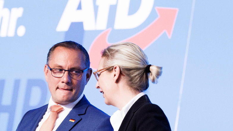 Tino Chrupalla und Alice Weidel beim AfD-Bundesparteitag in der Magdeburger Messe.
