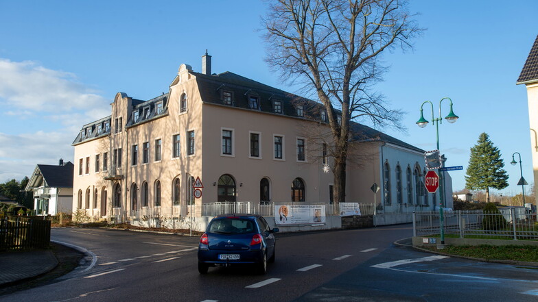Das frühere Gasthaus Grauer Storch in Pirna wurde zu einem Seniorenzentrum umgebaut. Mieter und Einheimische sollen möglichst zueinander finden.