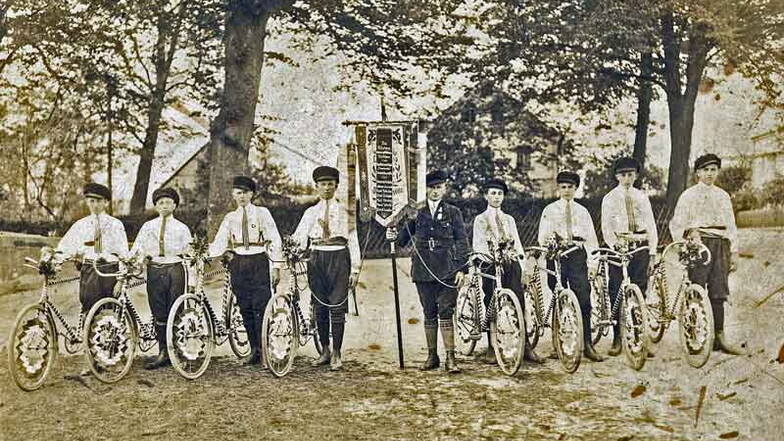 Mit Radsport fing in Deutschbaselitz alles an. Dieses Foto stammt aus den Gründerjahren.