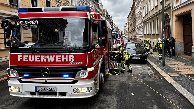 Reichlich eine Stunde dauerte der Einsatz der Feuerwehr am Montagnachmittag auf der Konsulstraße.