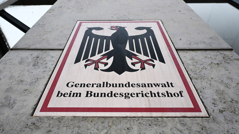 Die Bundesanwaltschaft hat gegen einen deutschen Soldaten Anklage erhoben. Er soll mehrfach dem Russischen Generalkonsulat in Bonn und der Russischen Botschaft in Berlin eine Zusammenarbeit angeboten haben.